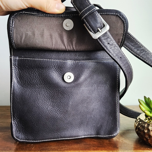 Le Donne Genuine Leather Collection Structured Organizer Shoulder Crossbody Bag - Picture 12 of 16